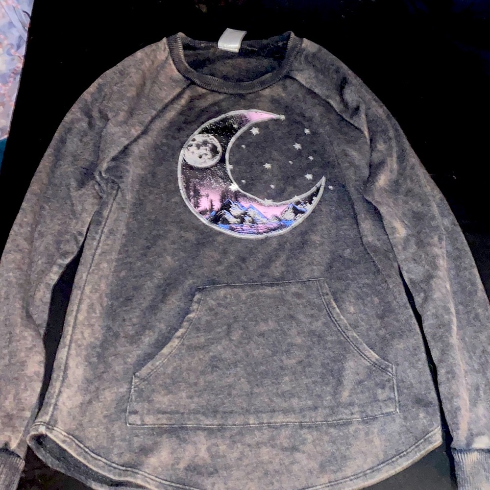 Women’s Crewneck Sweatshirt with Pocket
